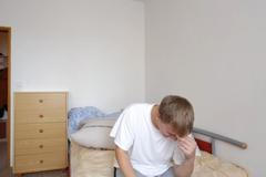 K smrti se přepíjí vodou. Z úzkosti a nepohody vypije až 24 litrů za den