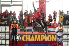 Totální euforie a spontánní roznožka. Tak Sáblíková dovršila na pětce zlatý comeback