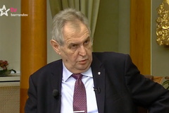 Zeman: Šéfové dvou úřadů ohrozili ekonomické zájmy Česka. Čína připravuje kvůli Huawei odvetu