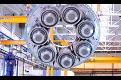 Podívejte se na výrobu mechanických převodovek Wikov