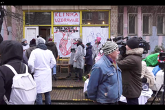 Záznam: Exekutor chtěl vyklidit centrum Klinika