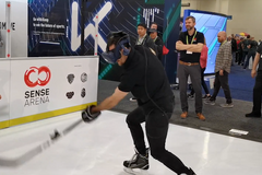 Patrik Eliáš si vyzkoušel virtuálně zahrát hokej. Herní gólman mu dal zabrat