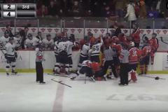 Takhle se do sebe pustily dva kanadské univerzitní týmy.