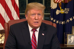 Trump netrvá na hraniční zdi, chce ocelovou bariéru