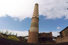 Půjde "Strakáč" k zemi, nebo ne? Obyvatelé Ostravy chtějí, aby komín zůstal stát