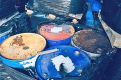 U Frýdku-Místku začali likvidovat ilegální skládku nebezpečného odpadu.