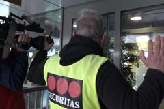 Razie v sídle firmy Kapsch v Praze u Hlávkova mostu. Policie měla dorazit civilními vozy