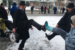 Blázni? Kdepak. Ostravou prošel švihlý pochod