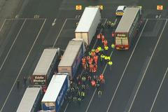 Britové se připravují na brexit. Simulují dopravní zácpu u Doveru