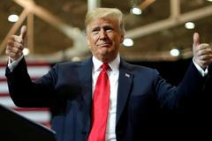 Donald Trump na předvolebním mítinku v Ohiu.