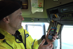 Jeli nepřetržitě 45 hodin, za to museli zaplatit 100 tisíc. Byli jsme na kontrole tachografů