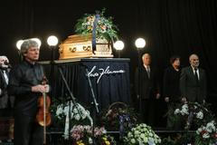 S Luďkem Munzarem se v Národním divadle rozloučili kolegové herci, letci i motoristé