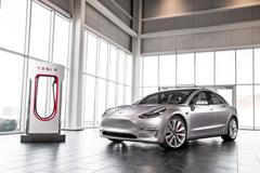 Tesla Model 3 červenec 2017