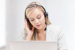 operátorka telefon telefonistka volat linka bezpečí hovor