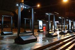 Poničená výstava Narozeni 1918