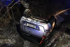 Řidiči pozor, na silnicích to klouže. Rakovnicko je pod ledem