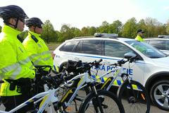 Pražští strážníci mají nové škodovky a elektrokola