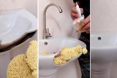 Instantními nudlemi opravíte urvané umyvadlo i talíř. Sledujte práci kreativního opraváře