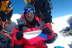 Čech, který málem zahynul na Everestu: Každý mě překročil, dolů vás nikdo nesnese