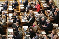 Jednání Poslanecká sněmovna, vydání poslance Miloslava Roznera z SPD