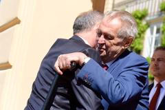 Kiska, Zeman, Lány, zahraniční cesta