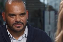 V Africe se stal králem: Nikdy jsem tam nechtěl žít, ale potřeboval jsem najít kořeny