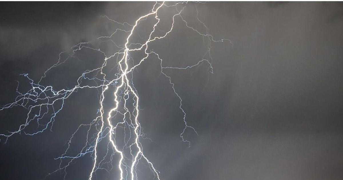 Meteorologové zpřísnili výstrahu před bouřkami, čekají přívalový déšť i prudký vítr