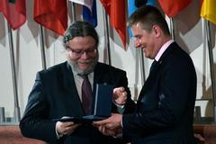 Petříček předal vyznamenání