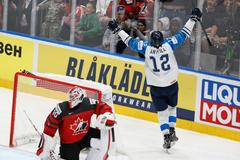 Marko Anttila slaví branku ve finále MS 2019