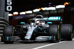 Lewis Hamilton při tréninku na VC Monaka