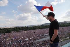 Demonstrace na Letné