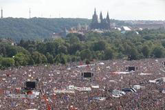 Demonstrace na Letné