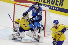 Harri Pesonen a Henrik Lundqvist ve čtvrtfinále MS 2019 Finsko - Švédsko