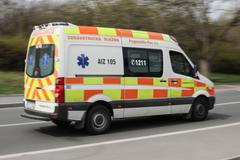 Sanitka, auto, pohotovost, zdravotnictví, záchranka, záchranáři, rychlá, pomoc, 155, nouze, ilustrační foto