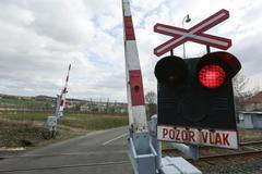 Vlak, vlakové a železniční přejezdy - ilustrační foto