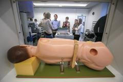 Trénink mediků laparoskopické operace od Aesculap Akademie v Nemocnici na Bulovce