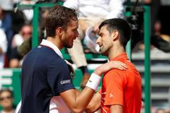 Daniil Medveděv a Novak Djokovič po čtvrtfináel turnaje v Monte Carlu