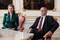 ŽIVĚ: Brífink po setkání Zuzany Čaputové a Miloše Zemana