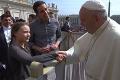 Papež František požehnal mladé švédské bojovnici proti klimatickým změnám