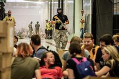 "Proběhnou tu hrozný jatka." Záchranáři trénovali v Praze zásah při terorismu