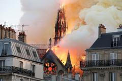 Emma Smetana z Paříže: Oprava Notre-Dame potrvá desítky let, peníze nabízí celý svět