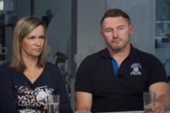 Dítě s rakovinou? Přišli jsme o část přátel, kufry byly pořád sbalené, říkají rodiče