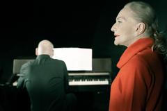 Zpívá a vypráví Soňa Červená