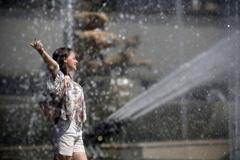 Fotogalerie / Letní vedra v Evropě / Zahraničí / Horko / Léto / Koupání / Voda / Počasí / Osvěžení / Reuters / 25