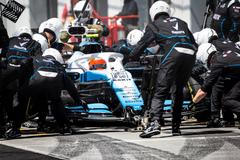 Robert Kubica v boxech Williamsu při Velké ceně Kanady formule 1