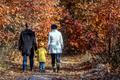 Pár, rodina, les, podzim, ilustrační foto.