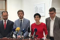 Vedení TOP 09 a STAN informuje, jak chce ochránit nejvyššího státního zástupce Pavla Zemana