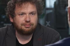 Film V síti: Fotky penisů, nabídka trojky, dívky jako masturbační prostředek, říká Klusák