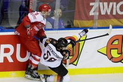 Frederik Storm a Markus Eisenschmid v zápase Dánsko - Německo an MS 2019