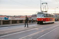 Tramvaj, chodec, přednos, nebezpečí, Praha, přechod